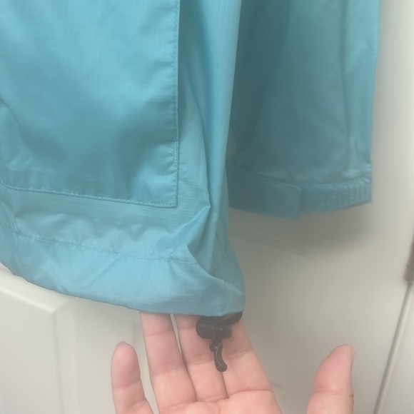 NWT Lands’End waterproof jacket with hood - Picture 3 of 11